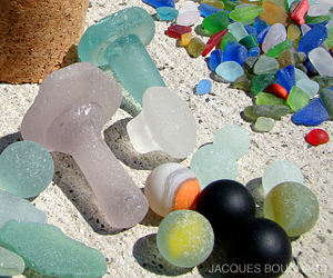 Finding Sea Glass - Photo 01